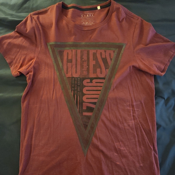 Guess Other - GUESS Men's T-Shirt | Maroon | Medium | Short Sleeve
